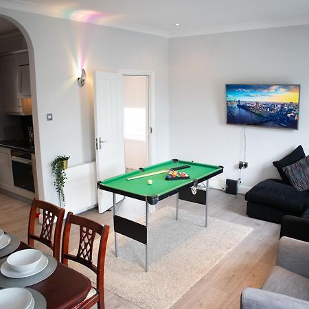 Ferienwohnung Bright Private Terrace - Free Private Parking - Tv - Wifi - Netflix London Borough of London Borough of Croydon Exterior foto