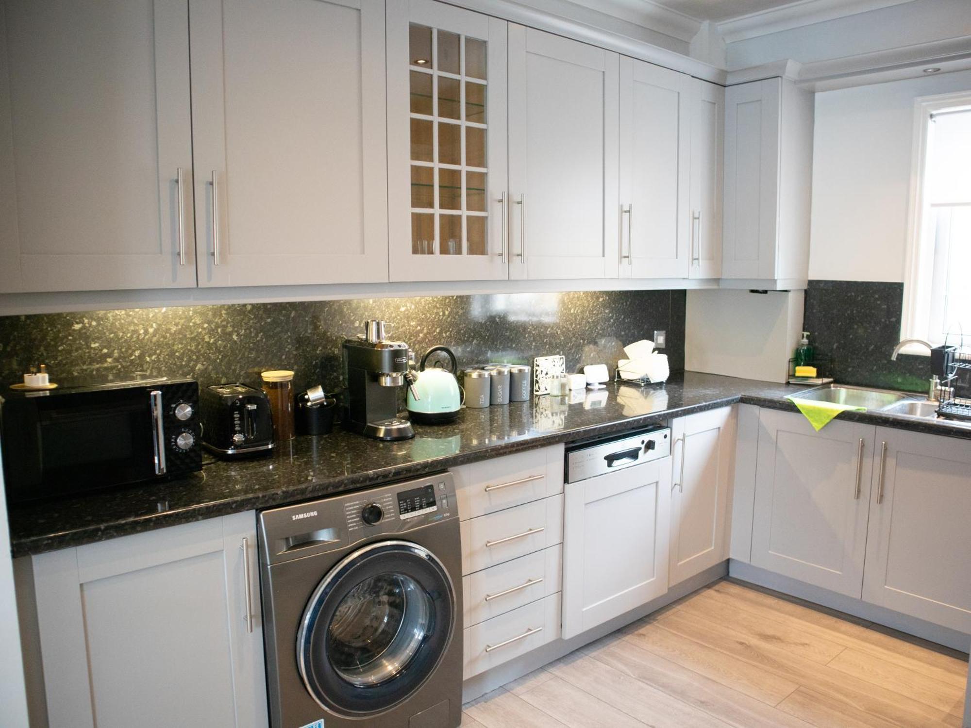 Ferienwohnung Bright Private Terrace - Free Private Parking - Tv - Wifi - Netflix London Borough of London Borough of Croydon Exterior foto