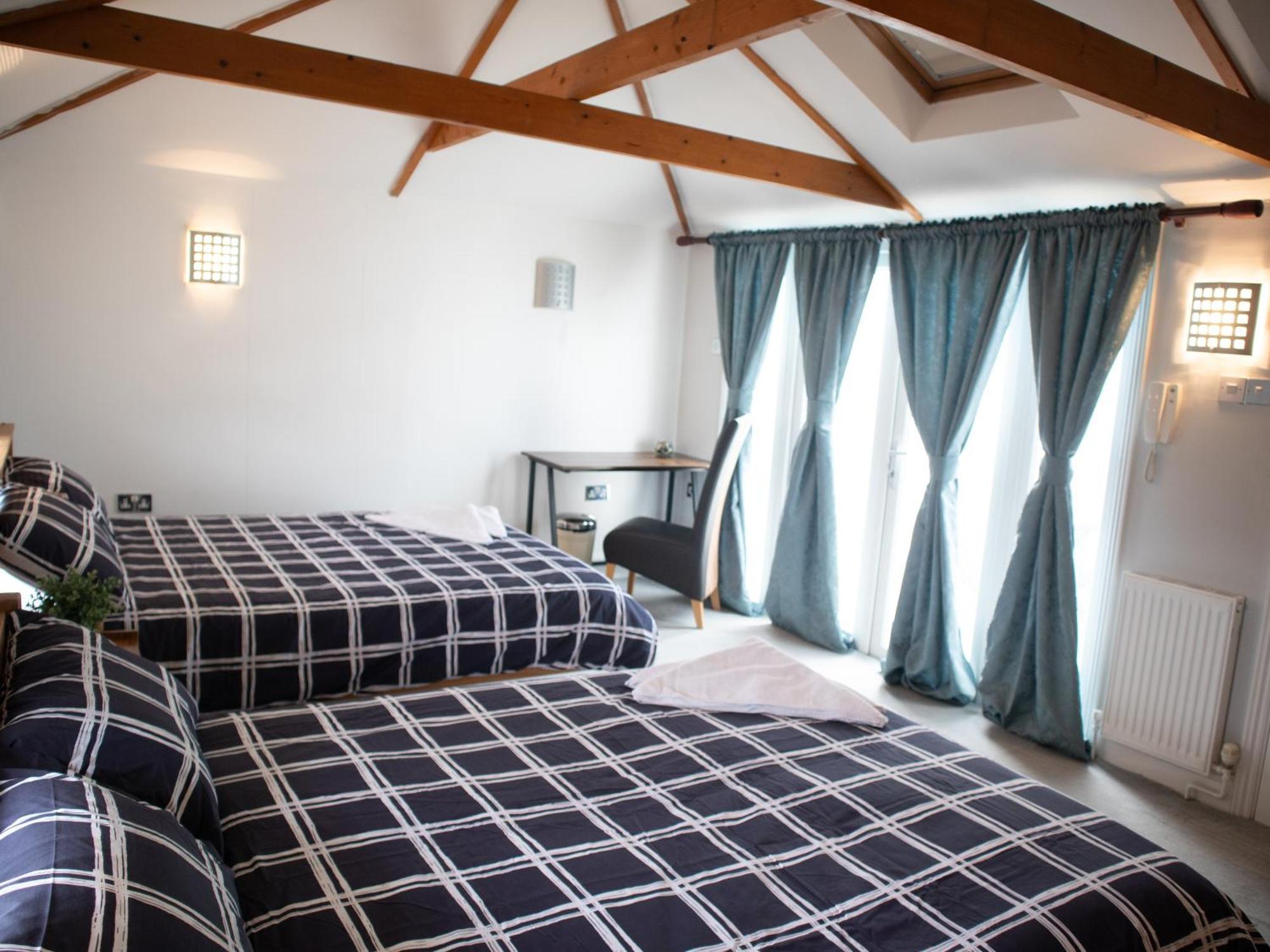 Ferienwohnung Bright Private Terrace - Free Private Parking - Tv - Wifi - Netflix London Borough of London Borough of Croydon Exterior foto