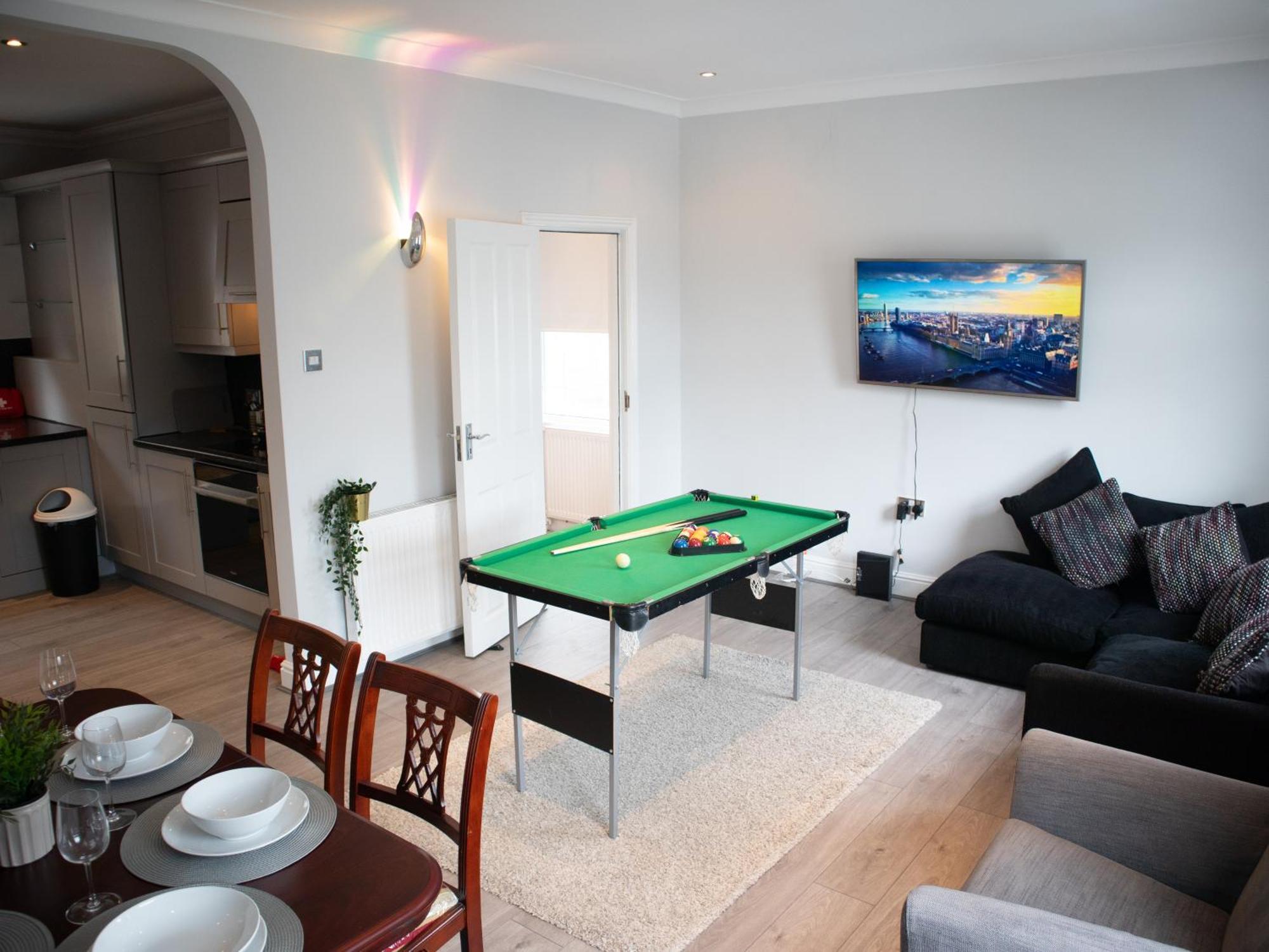 Ferienwohnung Bright Private Terrace - Free Private Parking - Tv - Wifi - Netflix London Borough of London Borough of Croydon Exterior foto