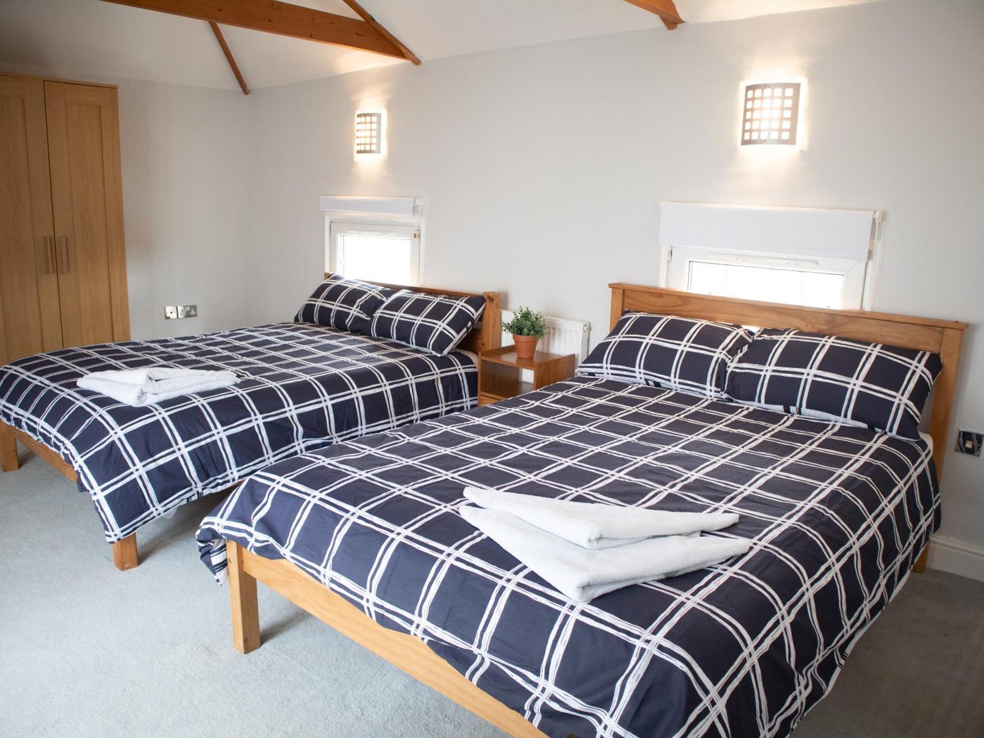 Ferienwohnung Bright Private Terrace - Free Private Parking - Tv - Wifi - Netflix London Borough of London Borough of Croydon Exterior foto