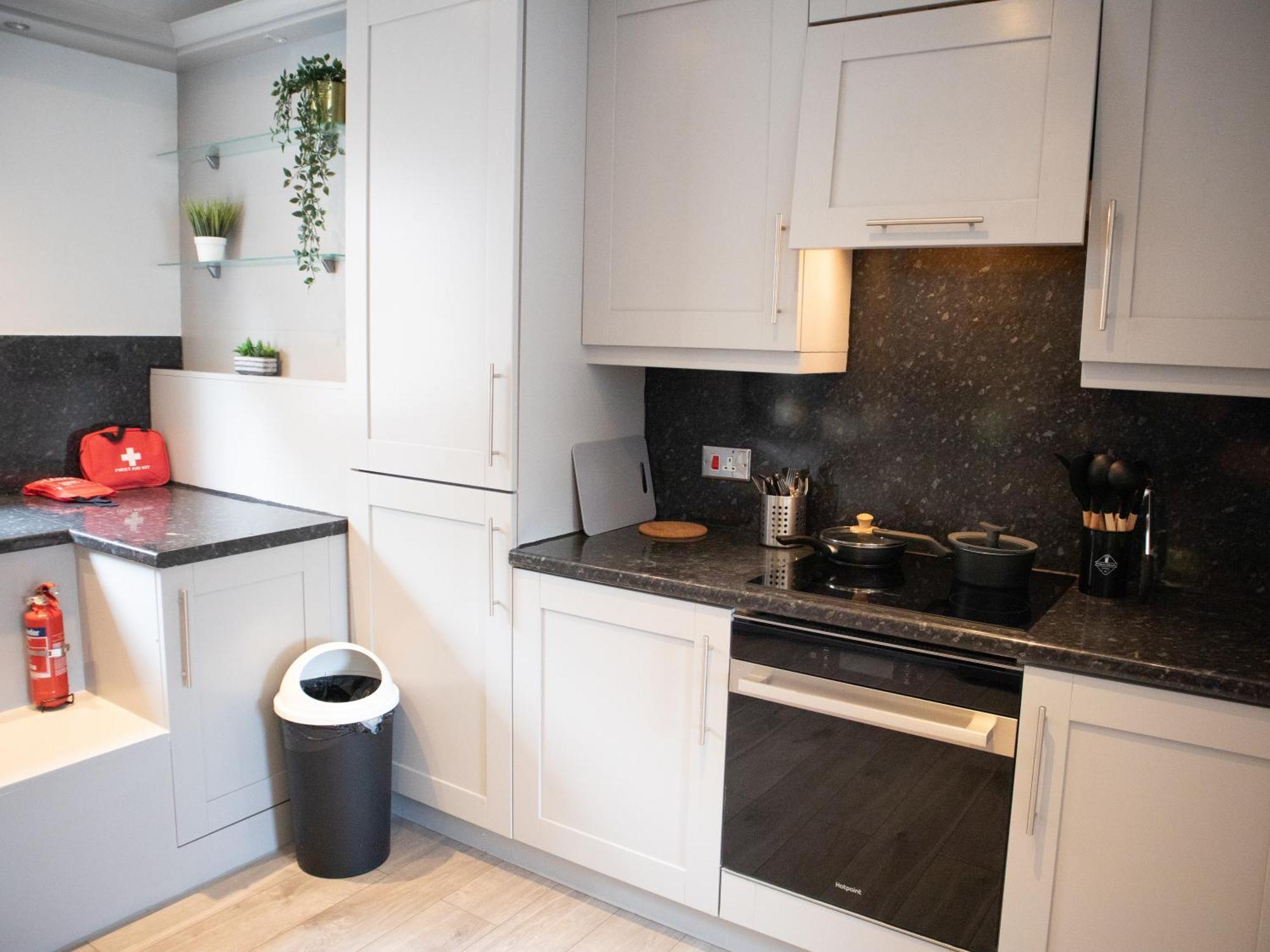 Ferienwohnung Bright Private Terrace - Free Private Parking - Tv - Wifi - Netflix London Borough of London Borough of Croydon Exterior foto
