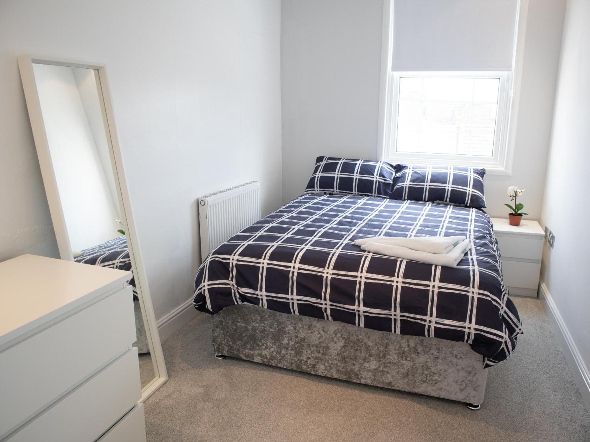 Ferienwohnung Bright Private Terrace - Free Private Parking - Tv - Wifi - Netflix London Borough of London Borough of Croydon Exterior foto