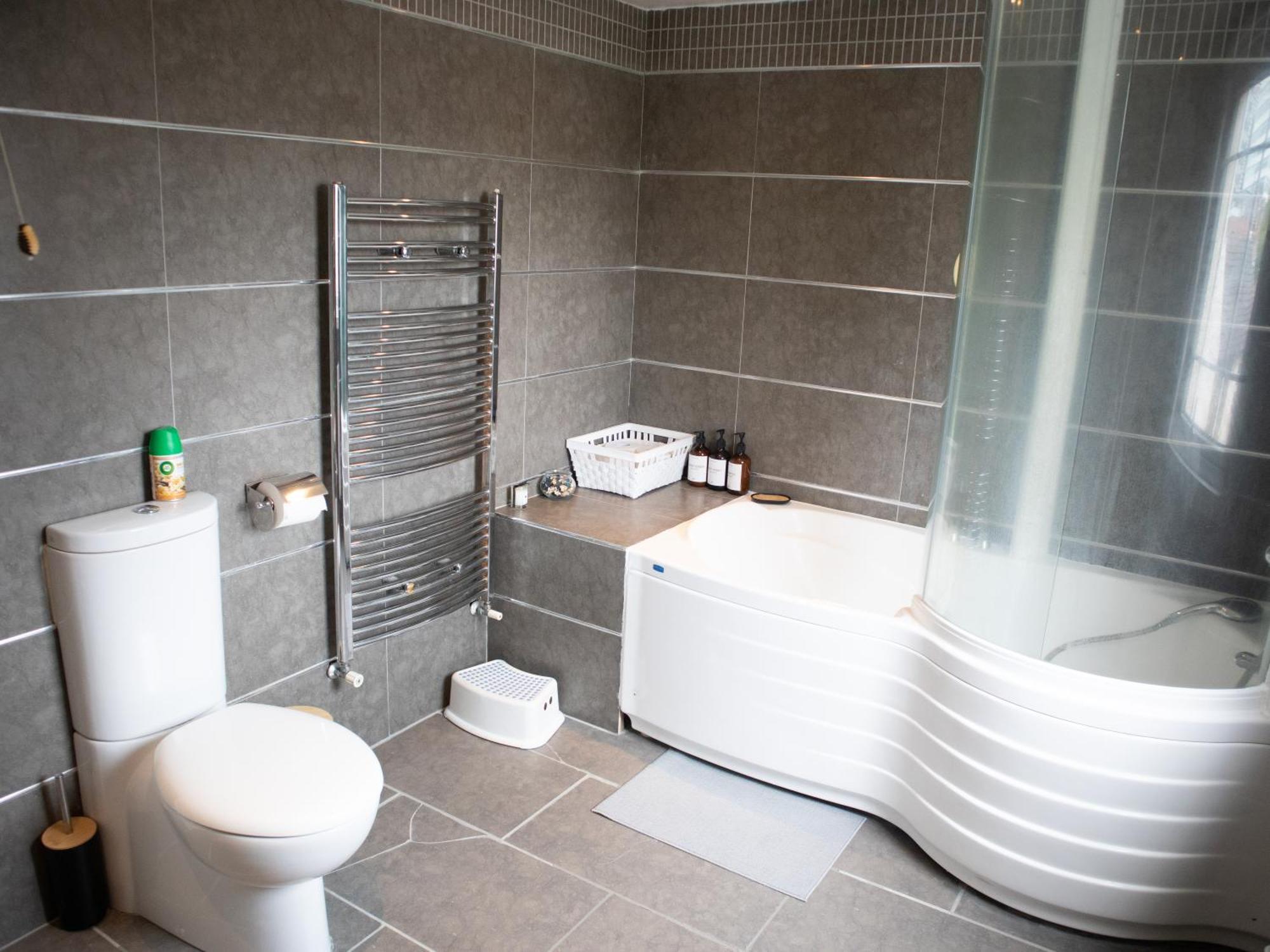 Ferienwohnung Bright Private Terrace - Free Private Parking - Tv - Wifi - Netflix London Borough of London Borough of Croydon Exterior foto