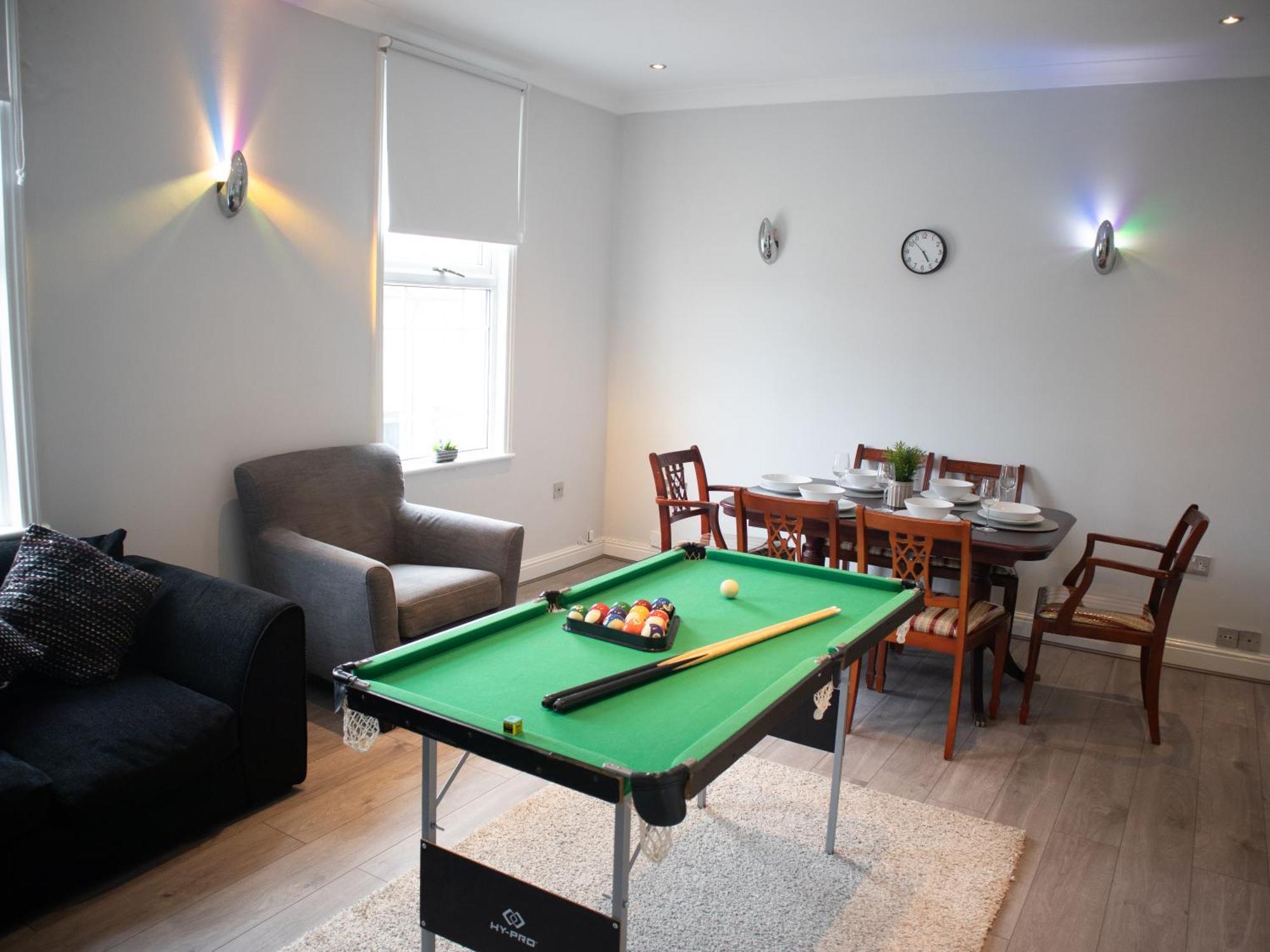 Ferienwohnung Bright Private Terrace - Free Private Parking - Tv - Wifi - Netflix London Borough of London Borough of Croydon Exterior foto